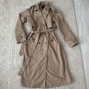 Banana Republic timeless water resistant tan trench coat